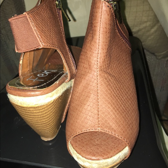 Cool Open Toe Booties - Picture 8 of 12